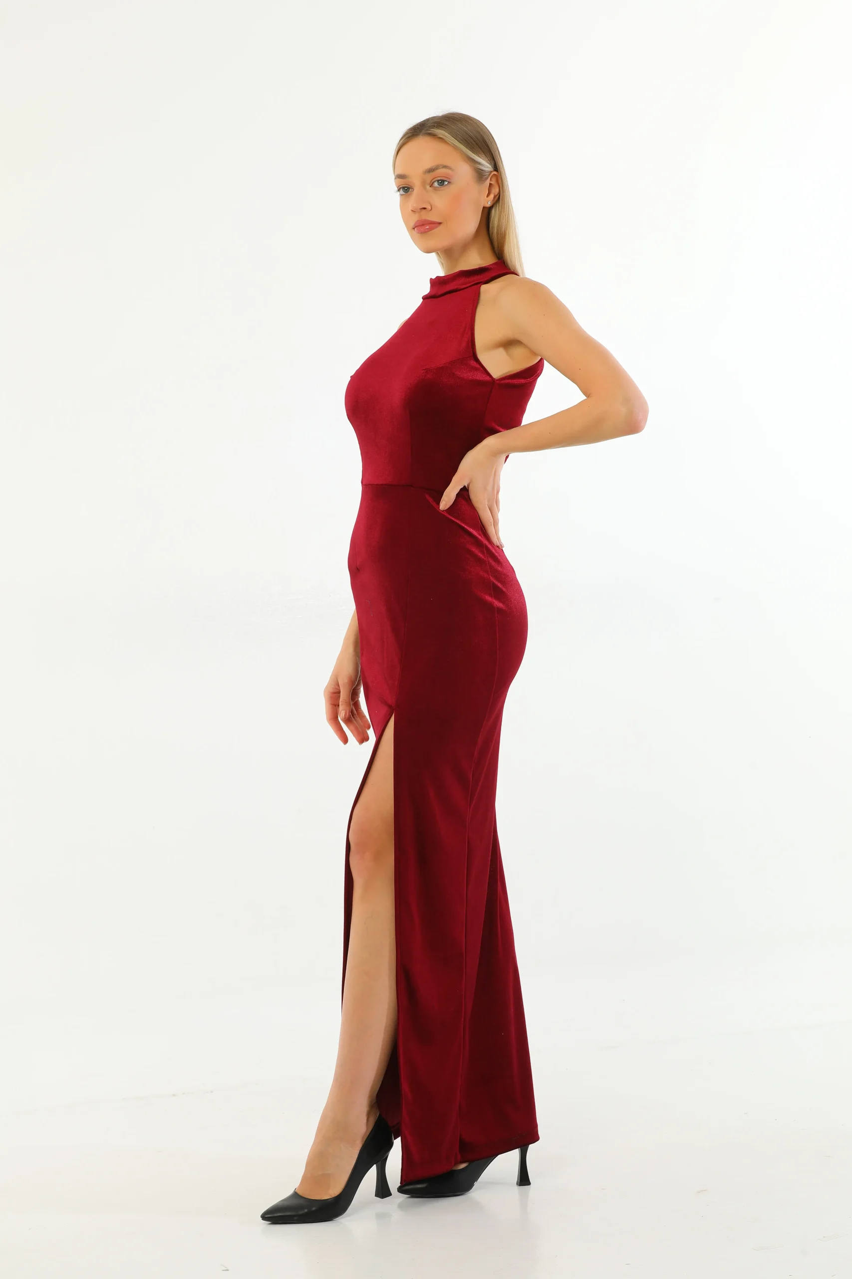 HALTER YAKA KADİFE ELBİSE