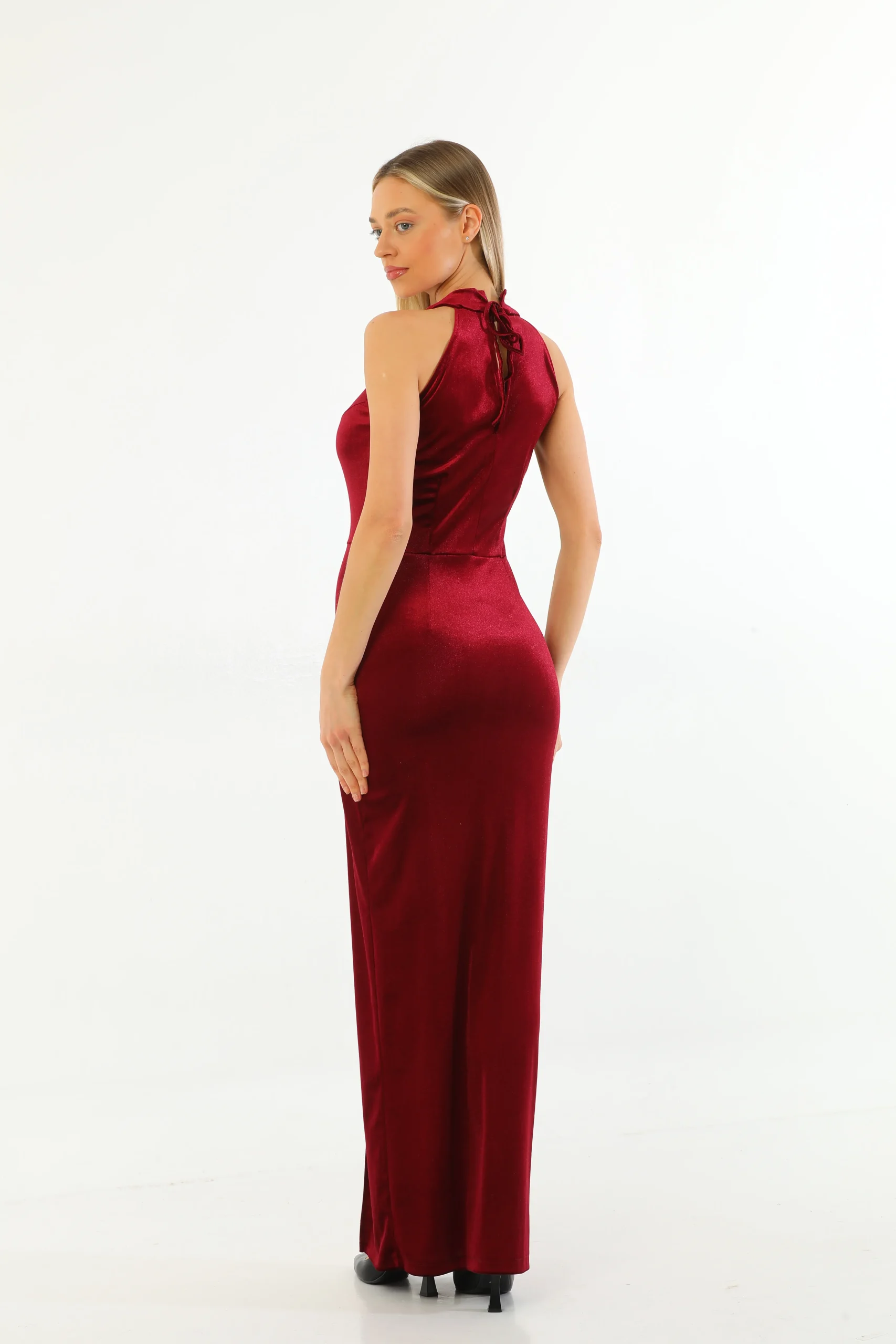 HALTER YAKA KADİFE ELBİSE